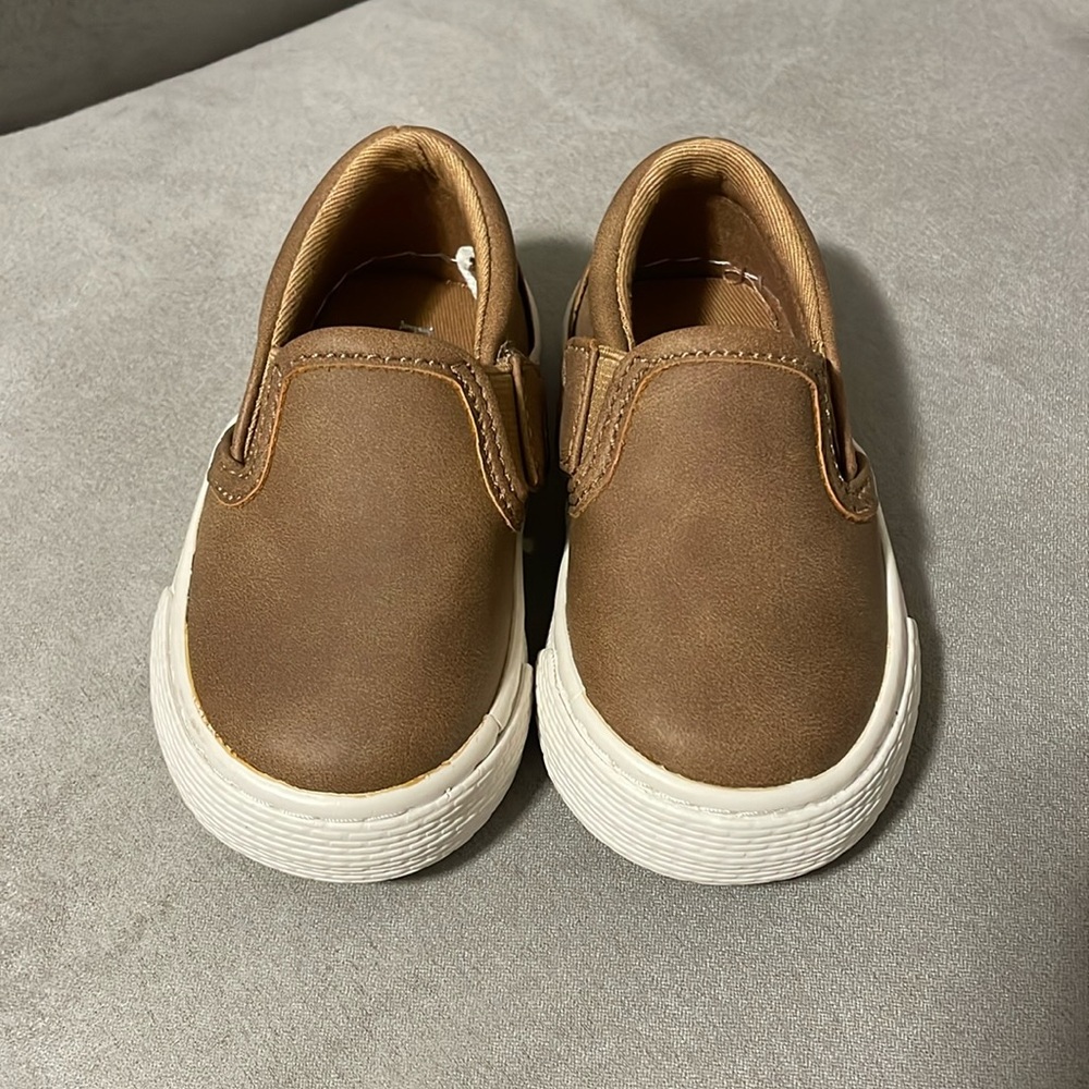 Tan slip on baby boy shoes size 4 NEVER WORN